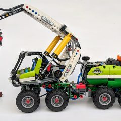 42080: Forest Machine Technic Set Review