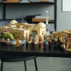 By The Brick – LEGO Star Wars Mos Eisley Cantina
