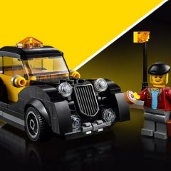 Free Vintage Taxi With LEGO Modular Buildings