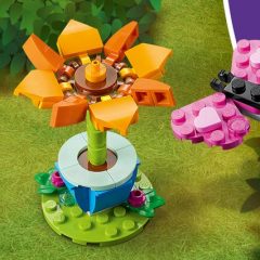 Get A Free LEGO Friends Flower Polybag