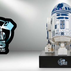 LEGO R2-D2 25th Anniversary Big Build In-action
