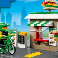 LEGO City Sandwich Shop GWP Revealed