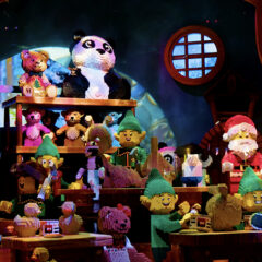 Cataclaws Visits Melbourne Myer Festive Display