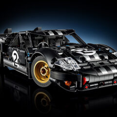 LEGO Technic 1966 Ford GT40 MKII Race Car Revealed