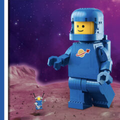40921: Up-Scaled Blue Astronaut Minifigure Review