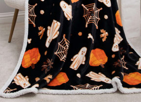 Cosy Halloween LEGO Blanket Revealed