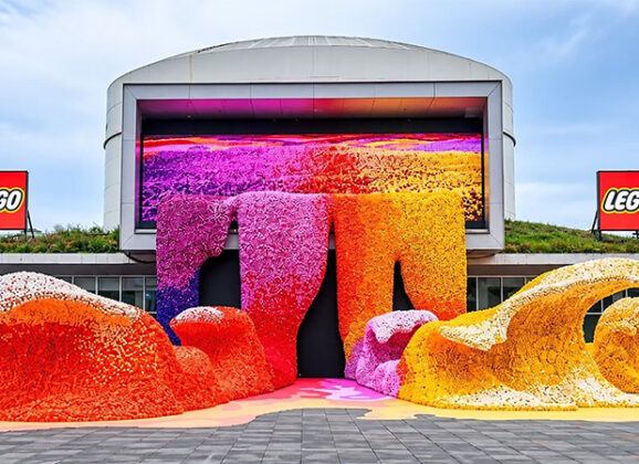 LEGO Botanicals Wave Floods Shanghai